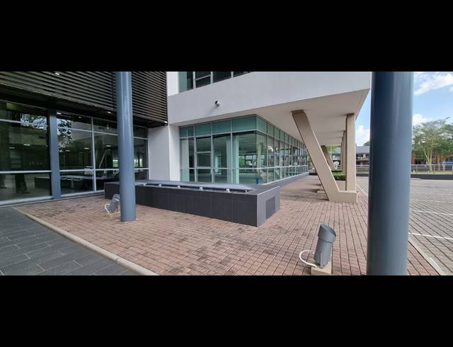 645M² OFFICE TO LET IN MAGALIESSIG